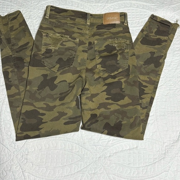 Zara Camouflage Pants - Picture 3 of 4